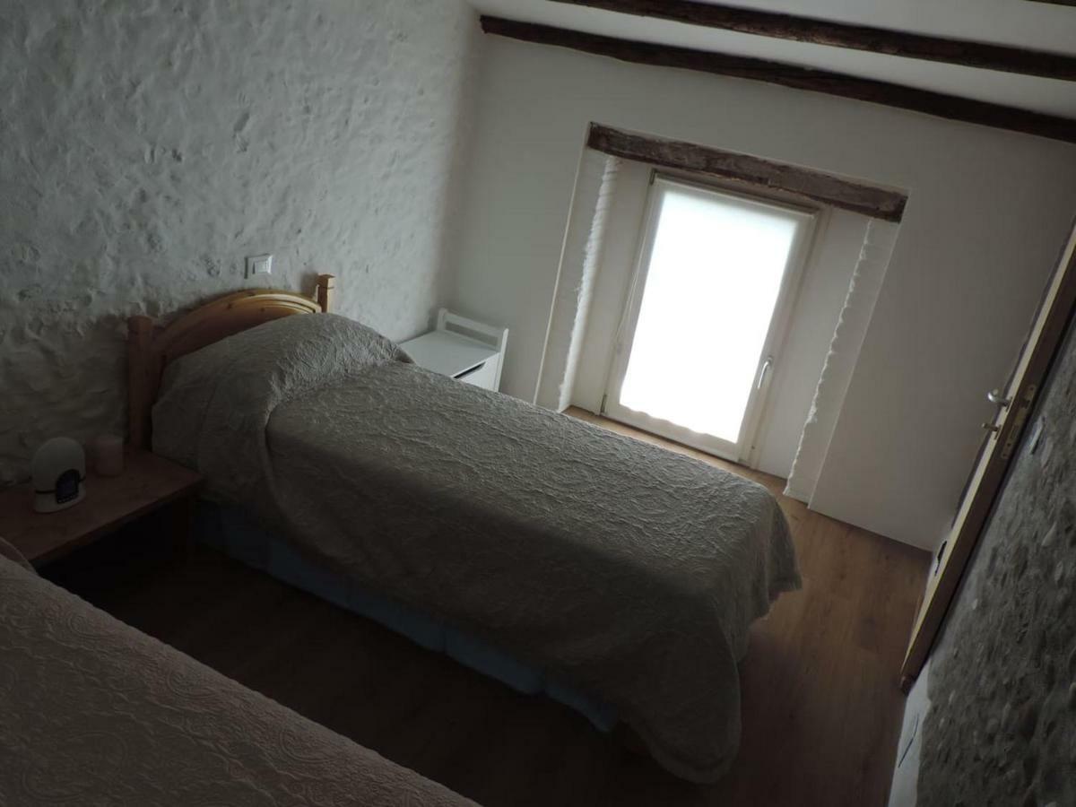 Casa Rossa Apartment Pianzano Bagian luar foto